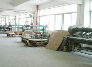 海德(de)堡4色+光油設備(bei)